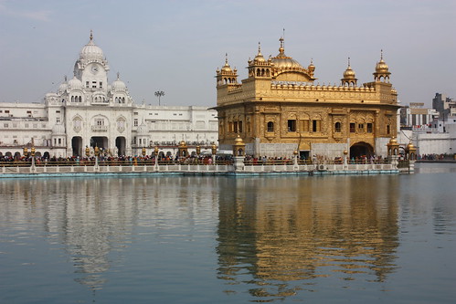 amritsar goldentemple sikh sikhtemple india temple punjab harmandirsahib darbarsahib gurdwara sikhism 2008 gold guruarjan langar sarovar amrit raviriver ravi