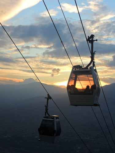 sunset car atardecer colombia cable cableway medellín teleférico metrocable aerosilla