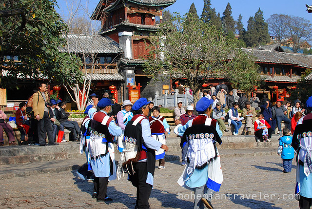 Naxi dancers