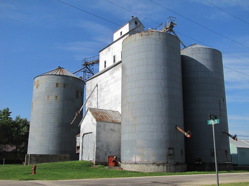 sky metal concrete elevator kansas moran smalltown agricultural grainelevators