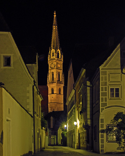 church austria kirche nighttime contents steyr