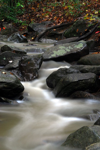 longexposure fall nikon stream northcarolina foliage piedmont hoya hawriver nikkor18200mmvr