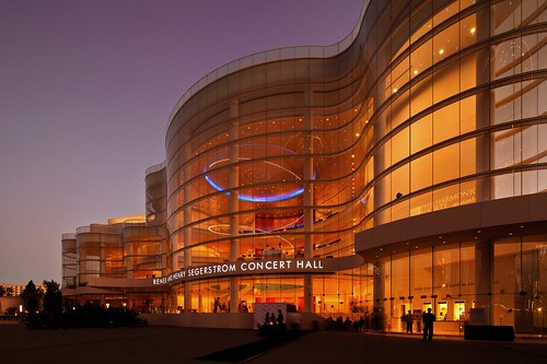 california lighting county plaza blue sunset sky music orange glass architecture modern night evening design coast hall concert twilight waves purple crystal contemporary south curtain clear southern cesar hour orchestra walls symphony modernist heure bleue verre pelli segerstrom archshot