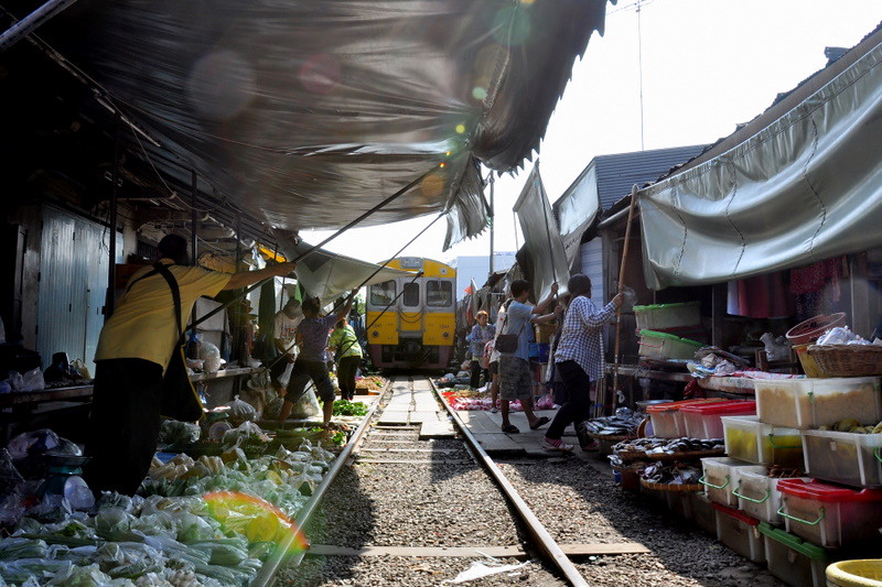 Train Market 