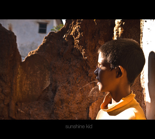 shadow portrait sunlight india window wall kid nikon 1855mm hyderabad andhrapradesh hws kidsportrait redsoil gandipet claywall d3000 swaratghoshphotography