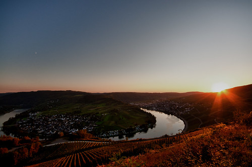 sunset sun moon mountain river deutschland wolf wine grapes grape mosel rheinlandpfalz kröv moesel krov