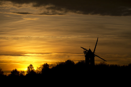 morning sun windmill sunrise moulin vent soleil shadows wind contrejour matin levant clairobscur