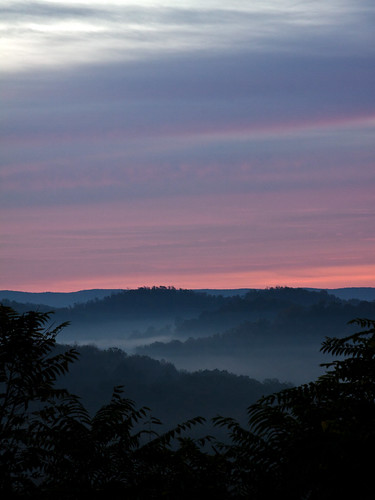 morning pink blue trees mist mountains fog clouds sunrise morninglight purple foggy hills anewday canoneos50d 70300mmf4f56
