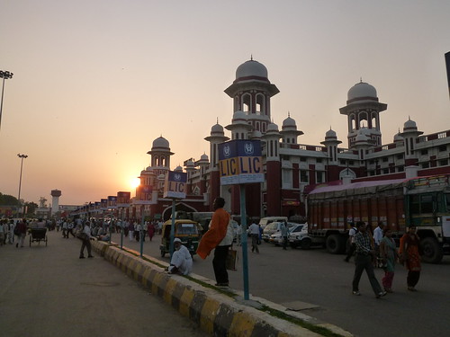 india station sunrise sonnenaufgang charbagh lucknow インド uttarpradesh 印度 भारत salidadelsol leverdusoleil