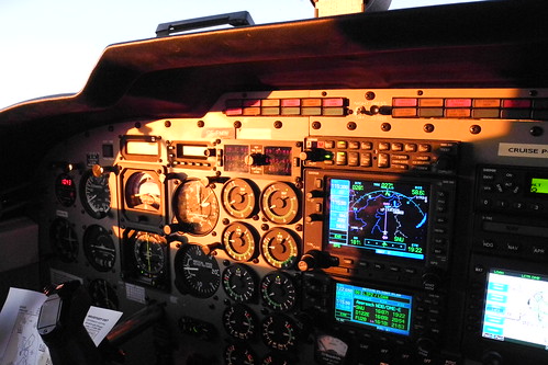 aviation cockpit pa34 senecav