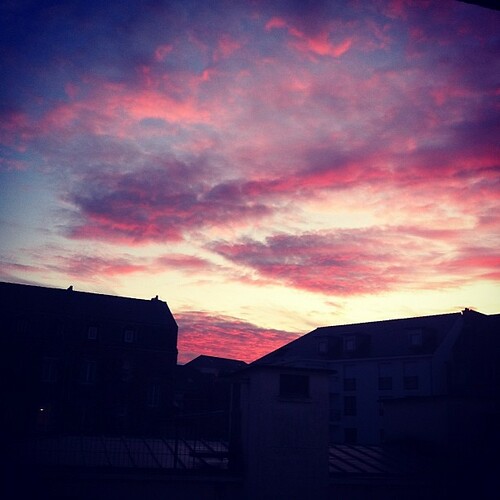 pink sky cloud sunrise square squareformat nantes iphoneography instagramapp xproii uploaded:by=instagram foursquare:venue=4b909cf2f964a520319233e3
