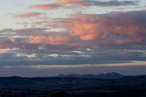 sky nature landscape australia canberra aus sunrisesunset act chapman canonef70200mmf4lisusm canonef14xiiextender canon40d coolamonridge