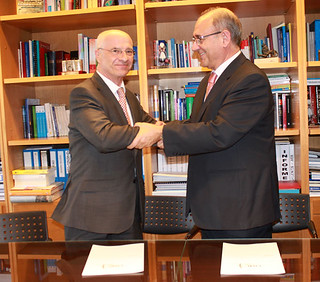 Firma Acuerdo de Colaboración OMC-FIAB