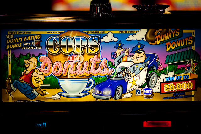 Cops And Donuts Slot Machine Online