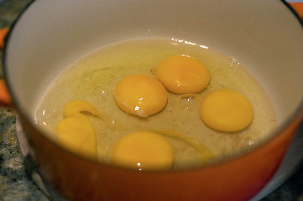 Теплые яички. Яичная кашка. Воздушные яйца. Воздушное яйцо блюдо. Ингредиенты для приготовления яичной кашки.