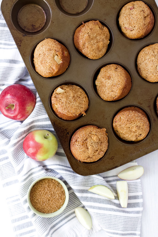 apple cinnamon muffins